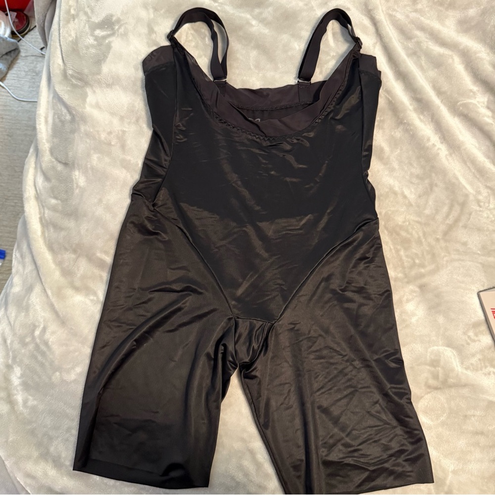 Maidenform Under Bust Shapewear ~Med Black